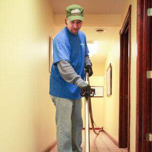 employees-healthcarecleaning3-1